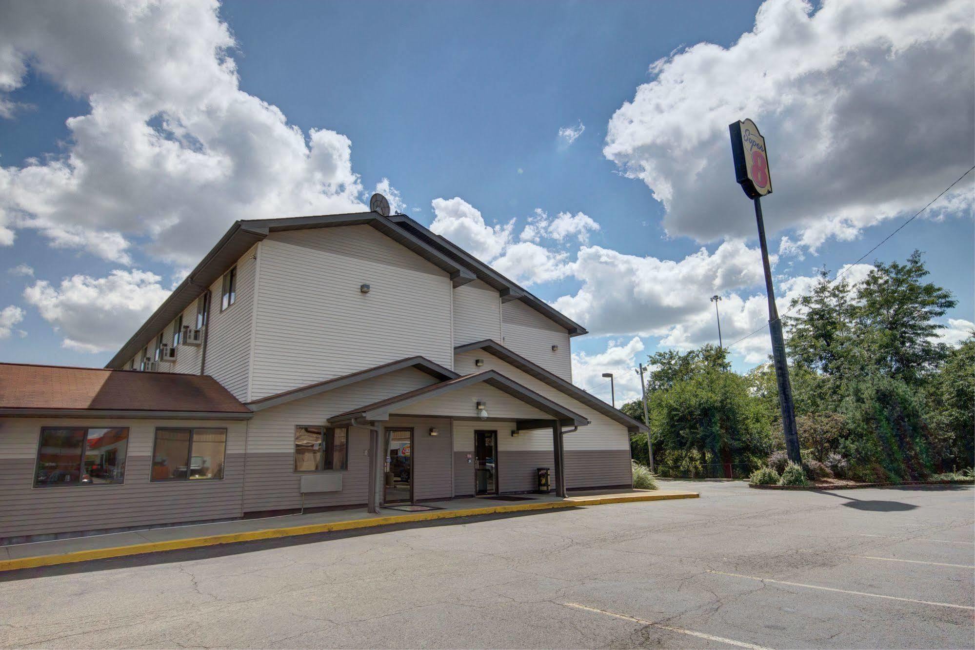 Super 8 By Wyndham Zanesville Exterior foto